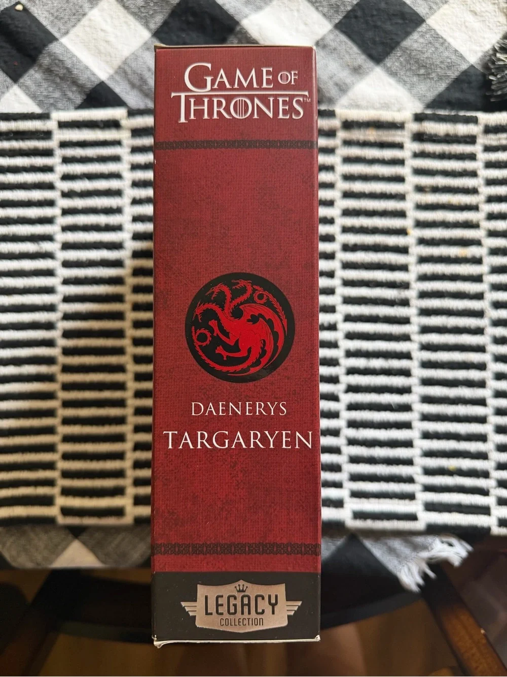 Game of Thrones Legacy Collection Daenerys Targaryen Figure - Blonde, Red - Picture 2 of 5